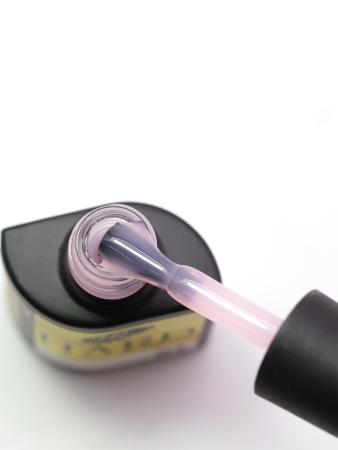 Цветная жесткая база Holy Rose Beauty для моделирования HARD Color Base №01 бледно-розовая 10 мл